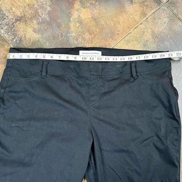 Amazon Essentials Short Women’s Pants XXL - Picture 2 of 10